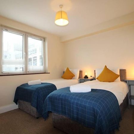 Large 3 Bed, Galway City Centre Apartamento Exterior foto