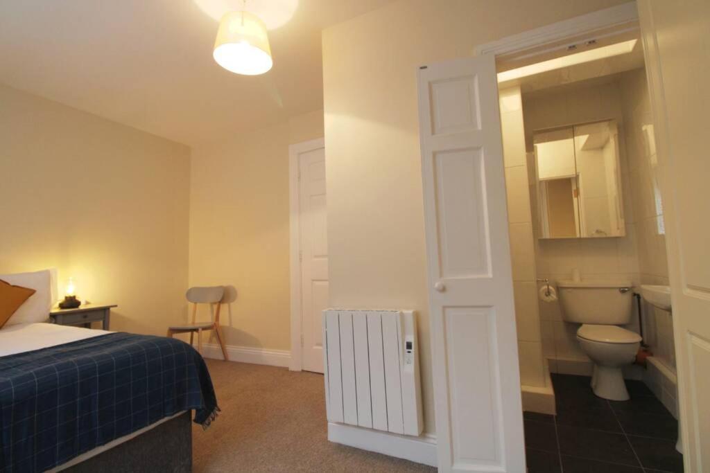 Large 3 Bed, Galway City Centre Apartamento Exterior foto