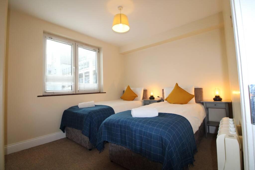 Large 3 Bed, Galway City Centre Apartamento Exterior foto