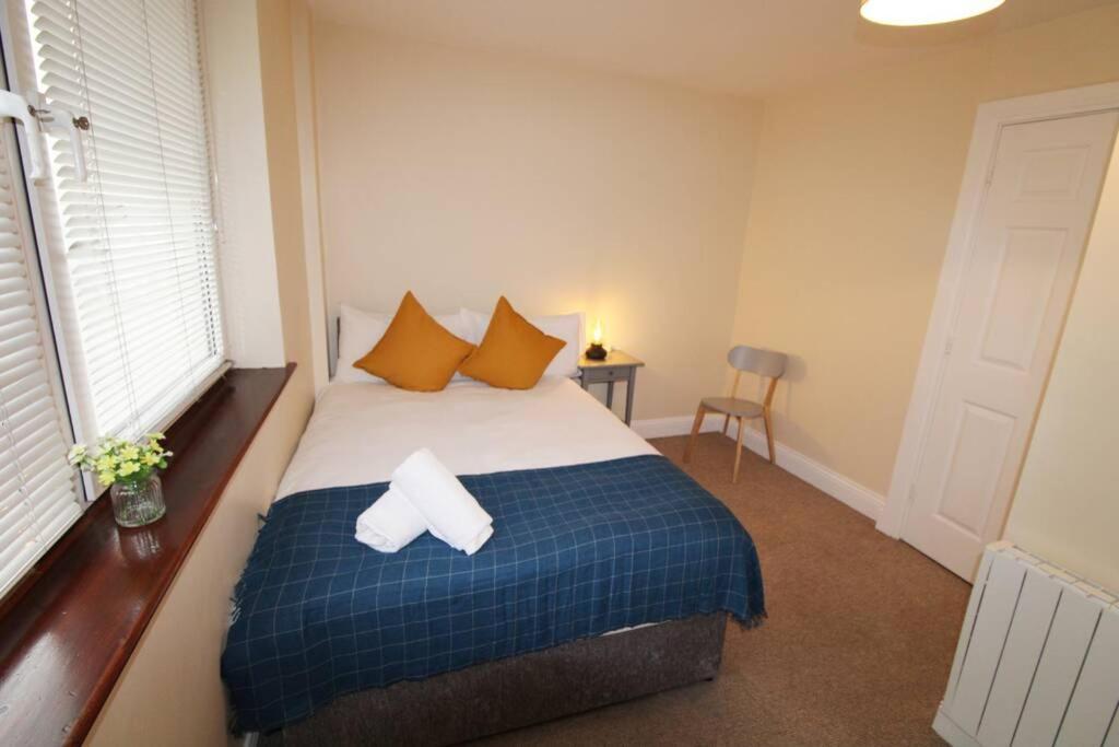 Large 3 Bed, Galway City Centre Apartamento Exterior foto